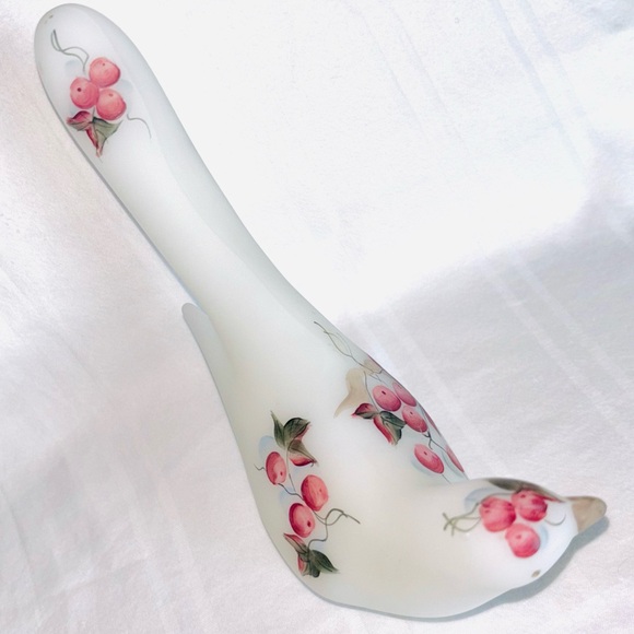Vintage Fenton Satin Glass Bird Of Happiness Painted Berries Charlotte Smith - Picture 2 of 6
